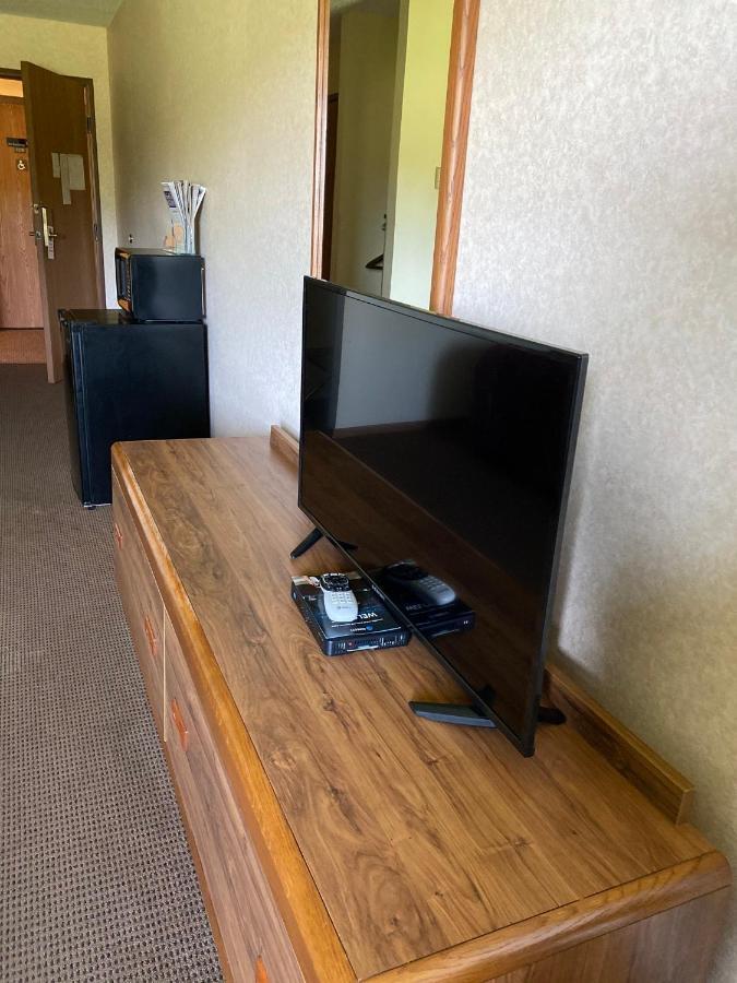 Amerivu Inn Prentice Exteriör bild