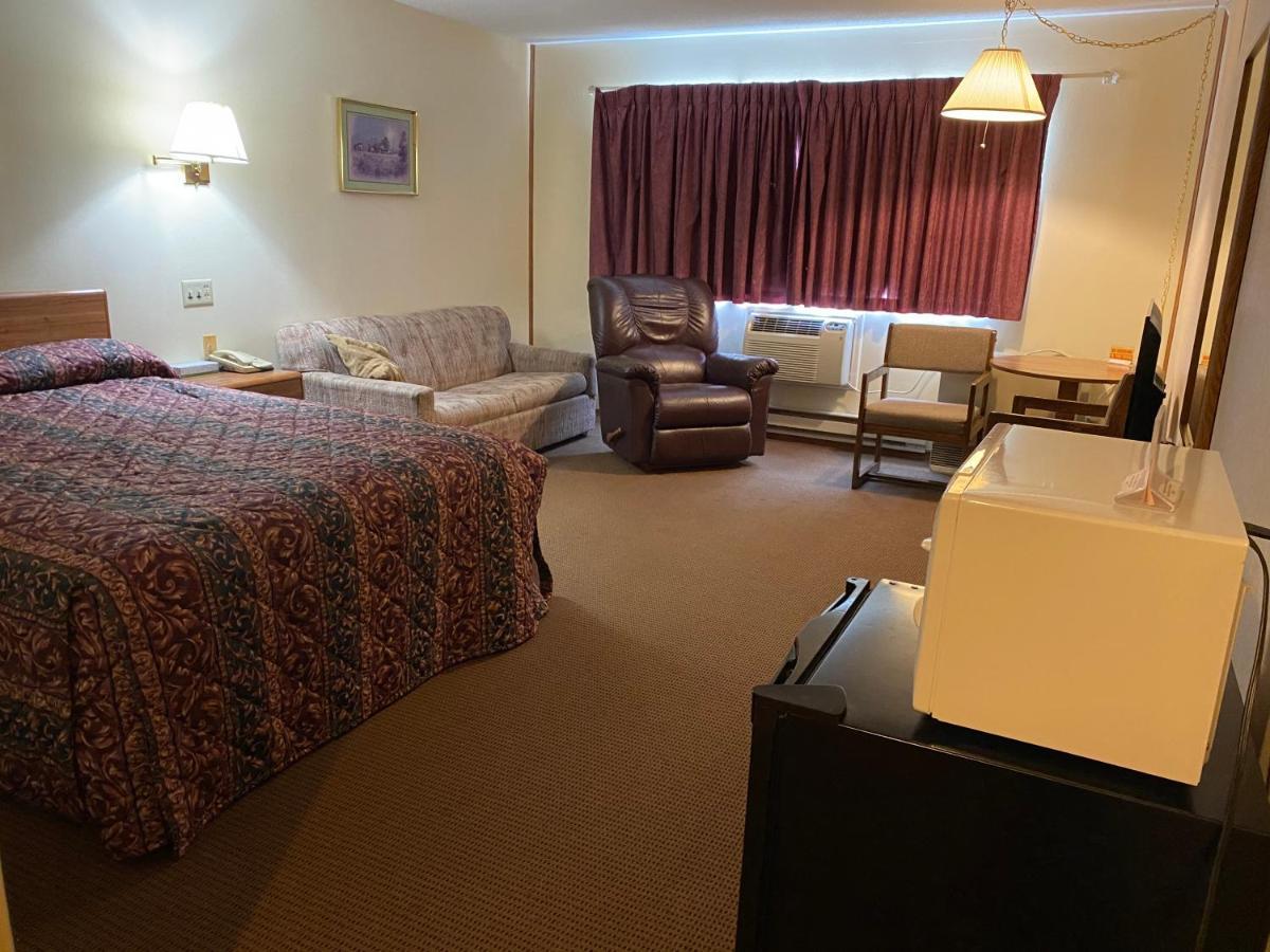 Amerivu Inn Prentice Exteriör bild