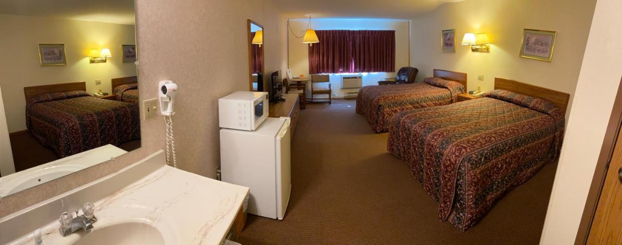 Amerivu Inn Prentice Exteriör bild