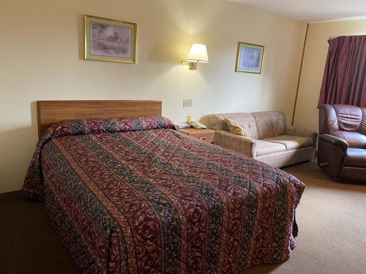Amerivu Inn Prentice Exteriör bild