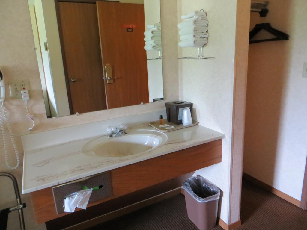 Amerivu Inn Prentice Rum bild
